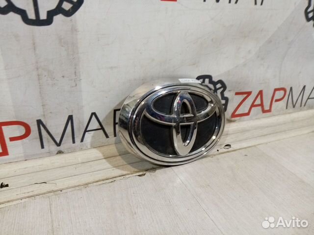 Эмблема на решетку радиатора Toyota Land Cruiser J