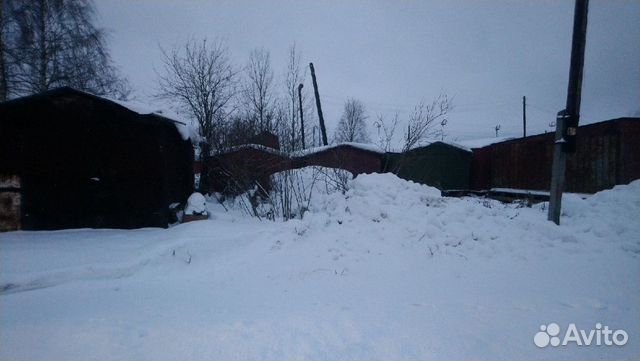 Машиноместо, > 30 м²