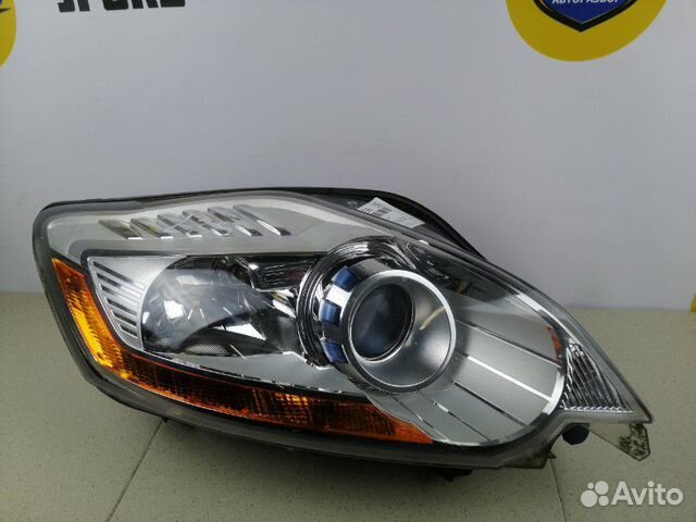 Фара правая Ford Kuga SUV 2008