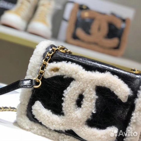 Сумка женская кожа с мехом через плечо Chanel Сумка женская кожа с мехом через плечо Chanel