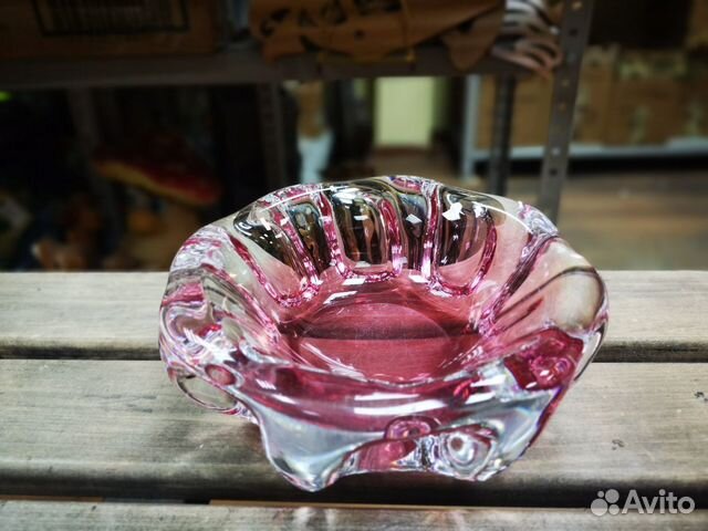 Пепельница из цветного стекла времен СССР Пепельница из цветного стекла времен СССР