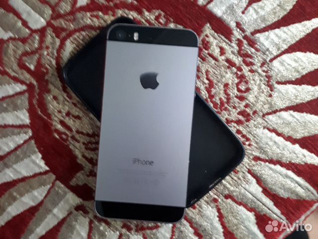 Телефон iPhone 5s Телефон iPhone 5s