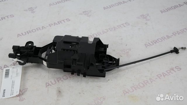 Кронштейн правой ручки Volvo xc90 Кронштейн правой ручки Volvo xc90