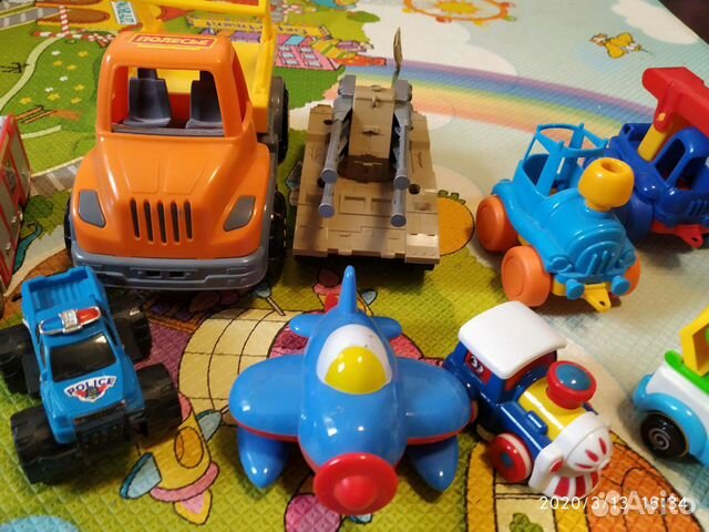 11 машинок для маленького 11 машинок для маленького