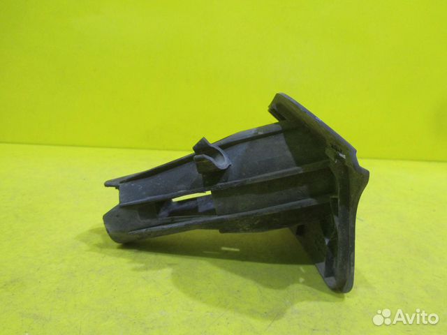 Кронштейн форсунки омывателя левый BMW X5 F15 (13