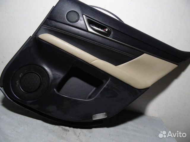 Обшивка двери задняя правая lexus IS 300H