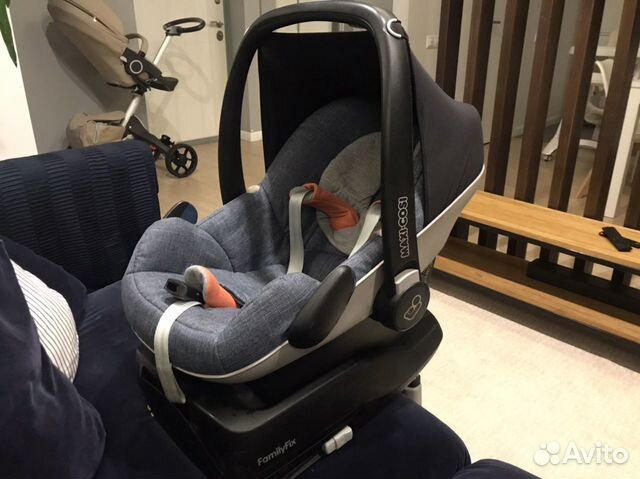 Авто кресло Maxi Cosy Pebble с базой isofix