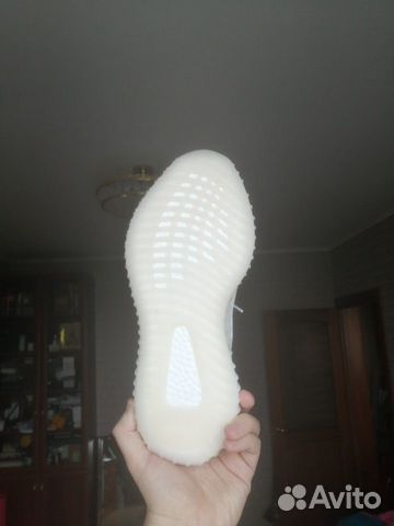 Кроссовки Adidas белые Кроссовки Adidas белые