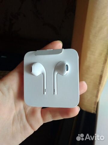 Наушники Apple Earpods с lighting разъёмом