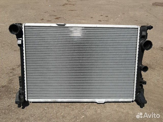 Радиатор охлаждения Мерседес W204 W212 X204 C218