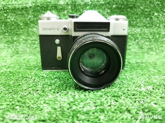 Фотоаппарат Зенит Е с объективом Helios 44-2 Фотоаппарат Зенит Е с объективом Helios 44-2