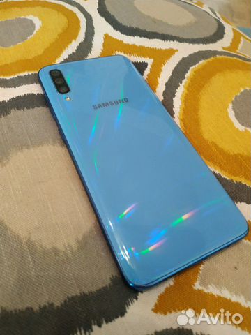 Телефон Самсунг Galaxy A70 Телефон Самсунг Galaxy A70