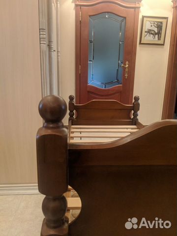 Кровать из массива
