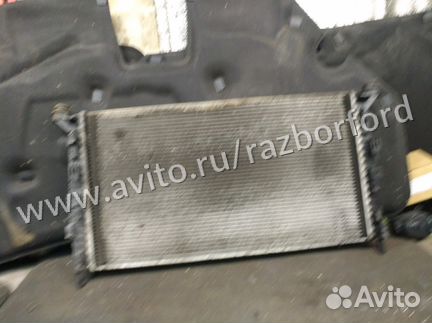Радиатор двигателя Volvo S40
