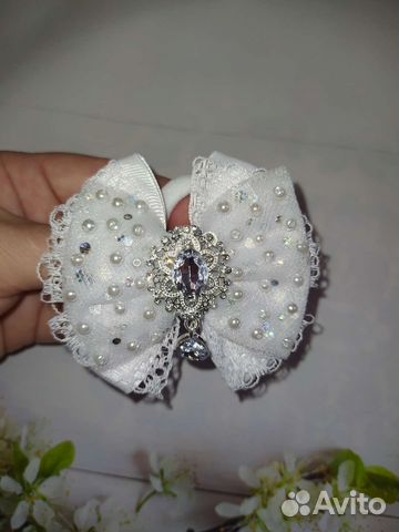 Бантики белые нарядные ручной работы