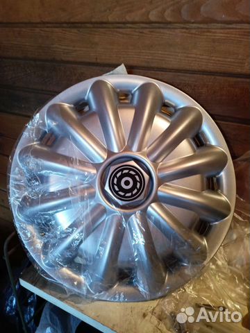 Колпак на диск автомобиля