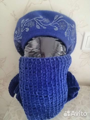 Комплект берет и шарф синего цвета