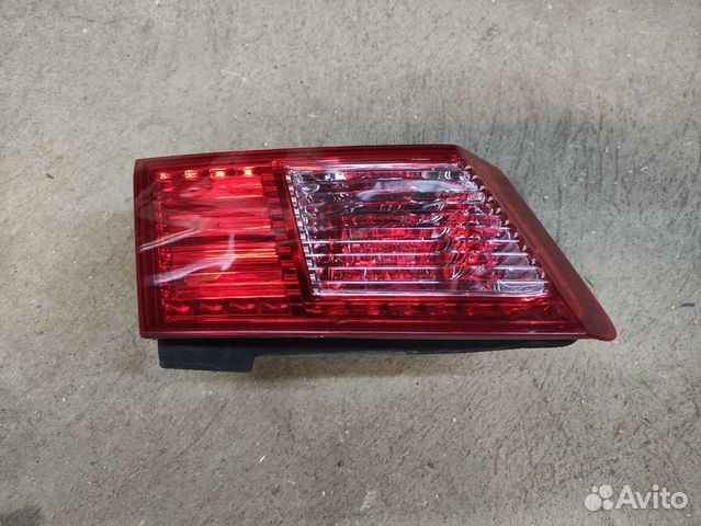 Фонарь левый в крышку багажника Honda Accord 8