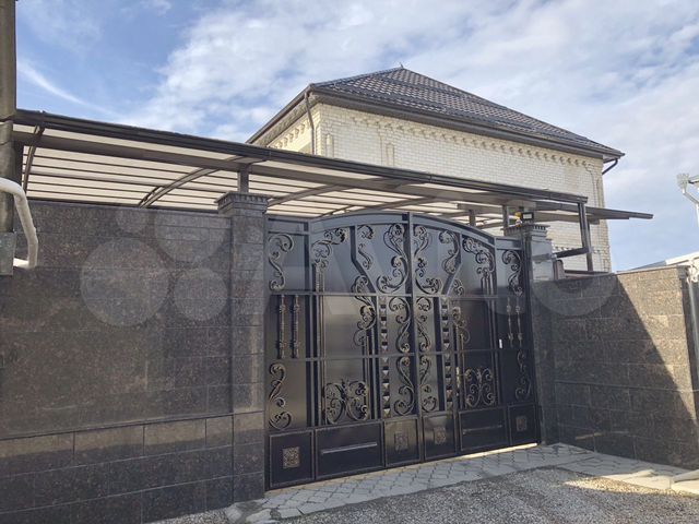 Дом 298 м² на участке 7 сот.