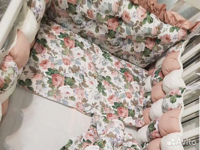 Бортики и комплект постельного белья