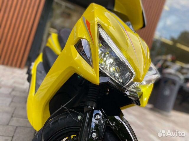 Новенький скутер FS50 не требует категории 