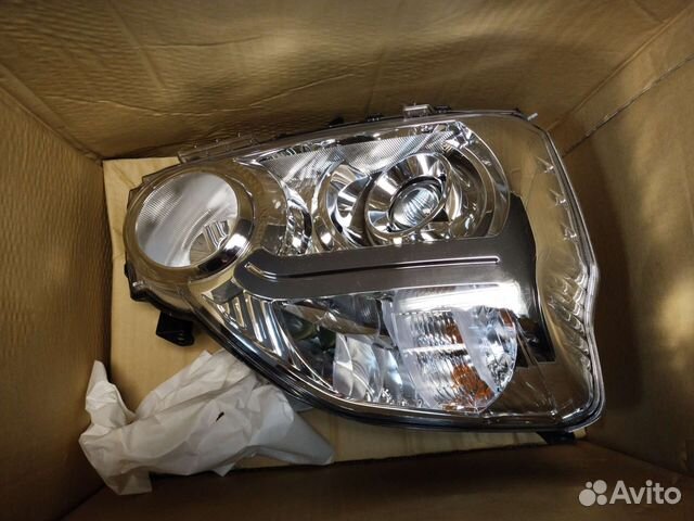 Фары ксенон Nissan X-Trail II t31 правая