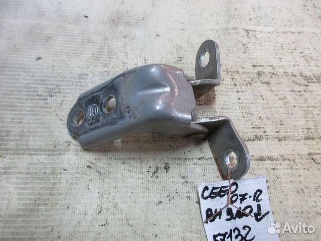 Петля двери задней правой нижняя Kia Ceed 2007-201