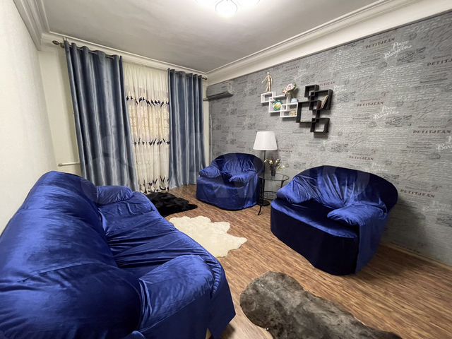 2-к. квартира, 52 м², 3/5 эт.