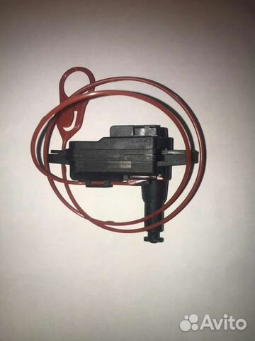 Сервопривод замка лючка бензобака 8V0862153A