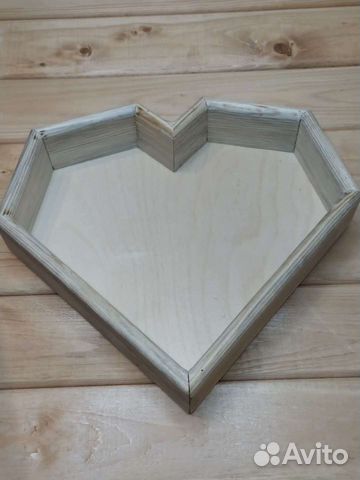 Деревянный подарочный бокс в виле сердца