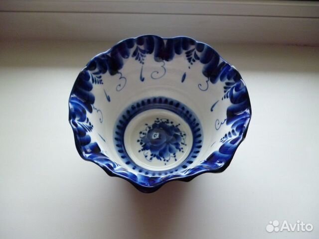 Гжельский фарфоровый завод Салатник 140х140х80мм