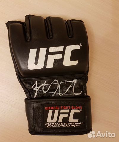 Перчатка автограф Хабиб Нурмагомедов