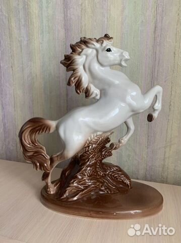 Статуэтка Конь