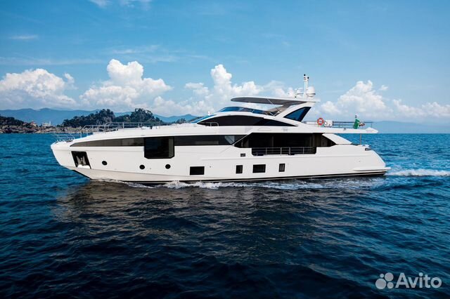 Моторная яхта Azimut Grande 32 Metri, 2025