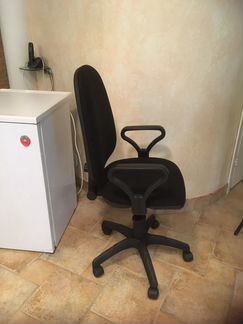 Офисное кресло