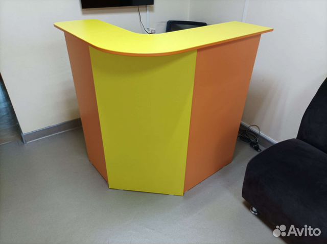 Стойка ресепшн