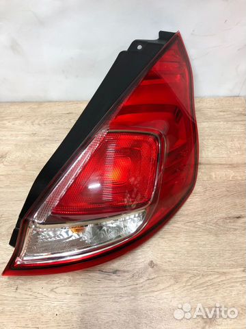 Фонарь задний правый Ford Fiesta mk6