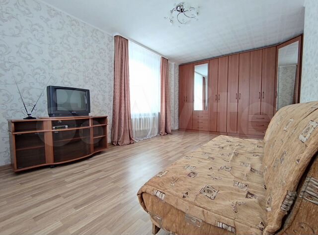 2-к. квартира, 42 м², 1/5 эт.