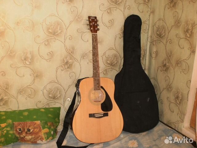 Эл/акустическая гитара Yamaha F-310 с компектом