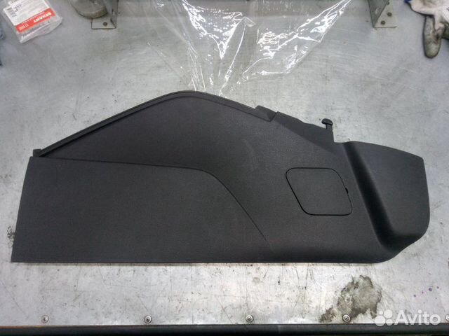 Накладка (кузов внутри) правая Ford Focus 3