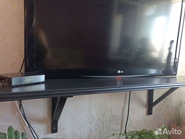 Полка настенная IKEA. Дерево