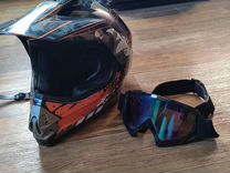 Мотоциклетный шлем с очками