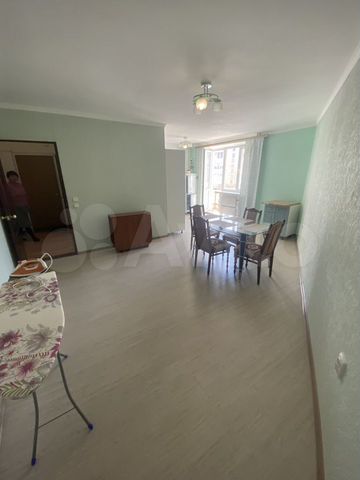 6-к. квартира, 40 м², 3/6 эт.