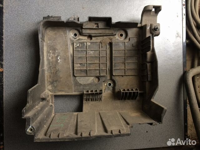 Площадка под аккумулятор Renault Megane 2