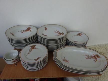 Сервиз Столовый гдр 63 предмета Henneberg Porzella