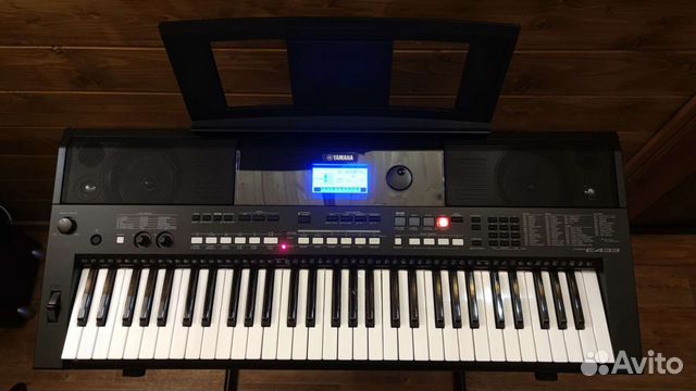 Синтезатор yamaha psr e 433. б.у