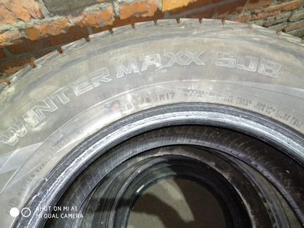 Резина 265/65 R17 dunlop winter maxx SJ8
