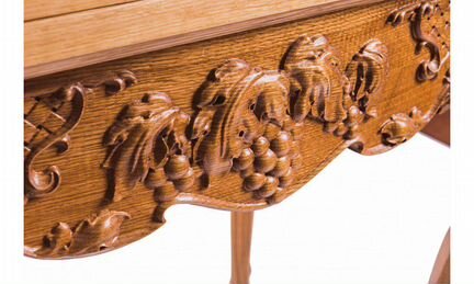 Стол резной 