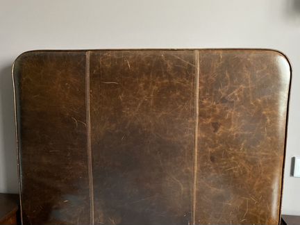 Restoration Hardware кровать с кожаным изголовьем