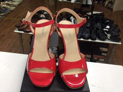 Босоножки 39